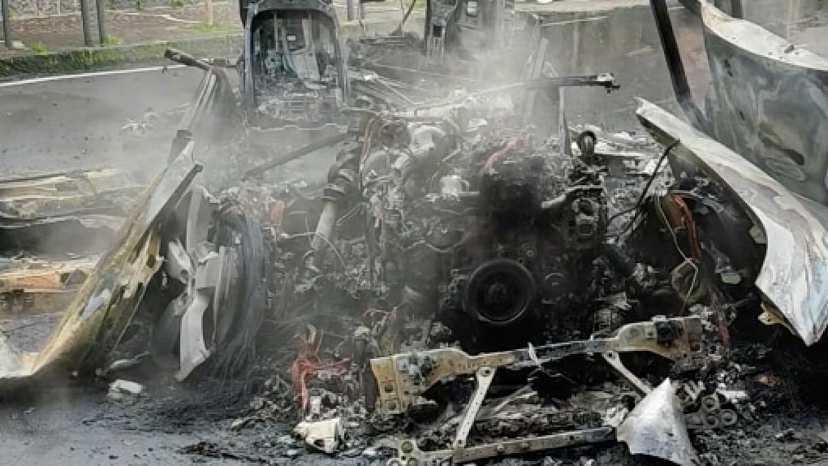 Auto a fuoco nel Vesuviano, meccanici salvano il conducenti - 