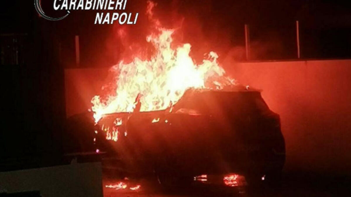 Smart distrutta dalle fiamme a Brusciano, origine dolosa - 