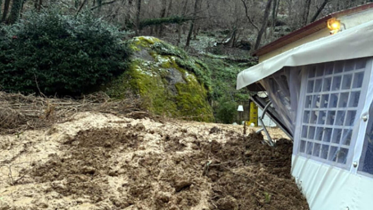 Grosse frane in Campania per il maltempo, famiglie evacuate - 