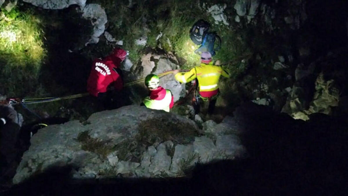 Auto nel burrone: morto 38enne, in fin di vita un 37enne - 