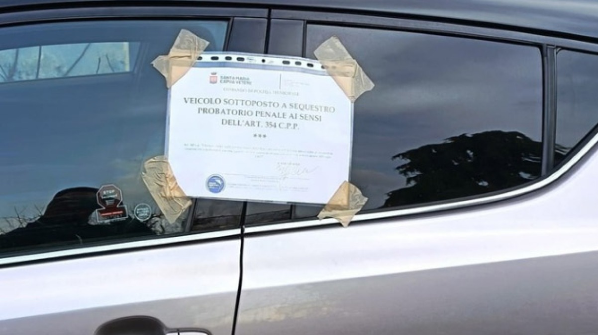 Trovato alla guida di un'auto rubata con targa bulgara - 