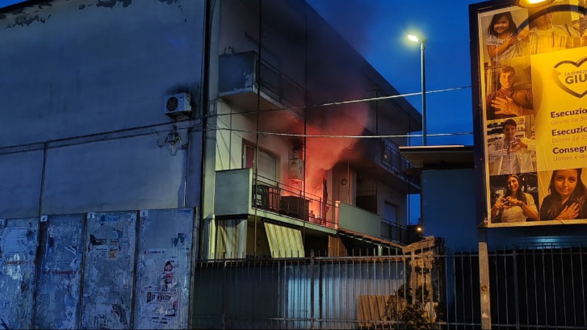 Fuga di gas, esplosione e strada chiusa - 