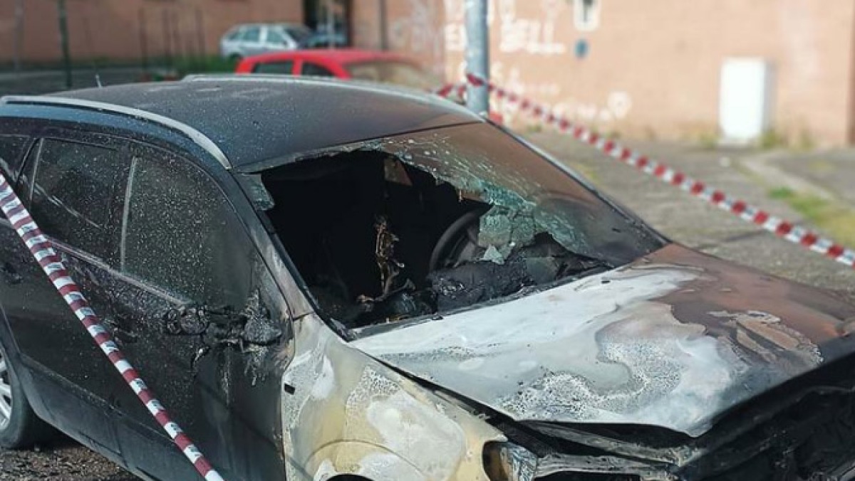 Ancora un'auto bruciata, è la quinta in poco tempo - 