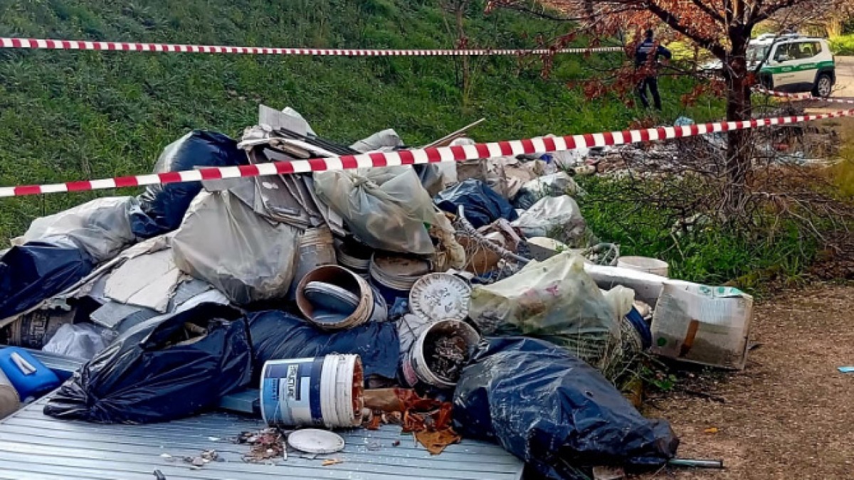 Sequestrata discarica di 300 metri quadrati - 
