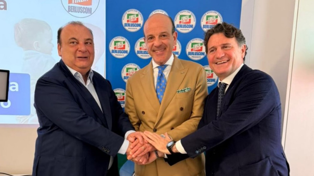 Striano, l'ex sindaco Del Giudice aderisce a Forza Italia - 