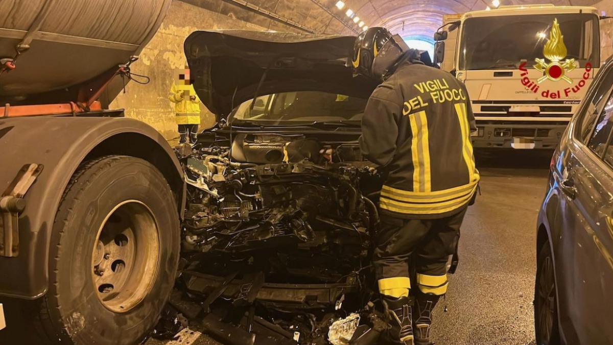 Maxi-tamponamento in autostrada: 80 veicoli coinvolti - 