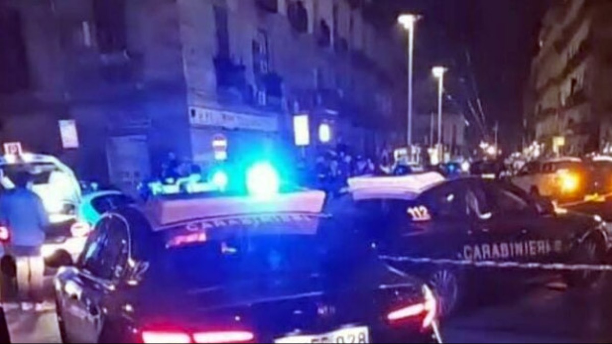 Auto investe pedoni davanti alla stazione Circum, ci sono due morti - 