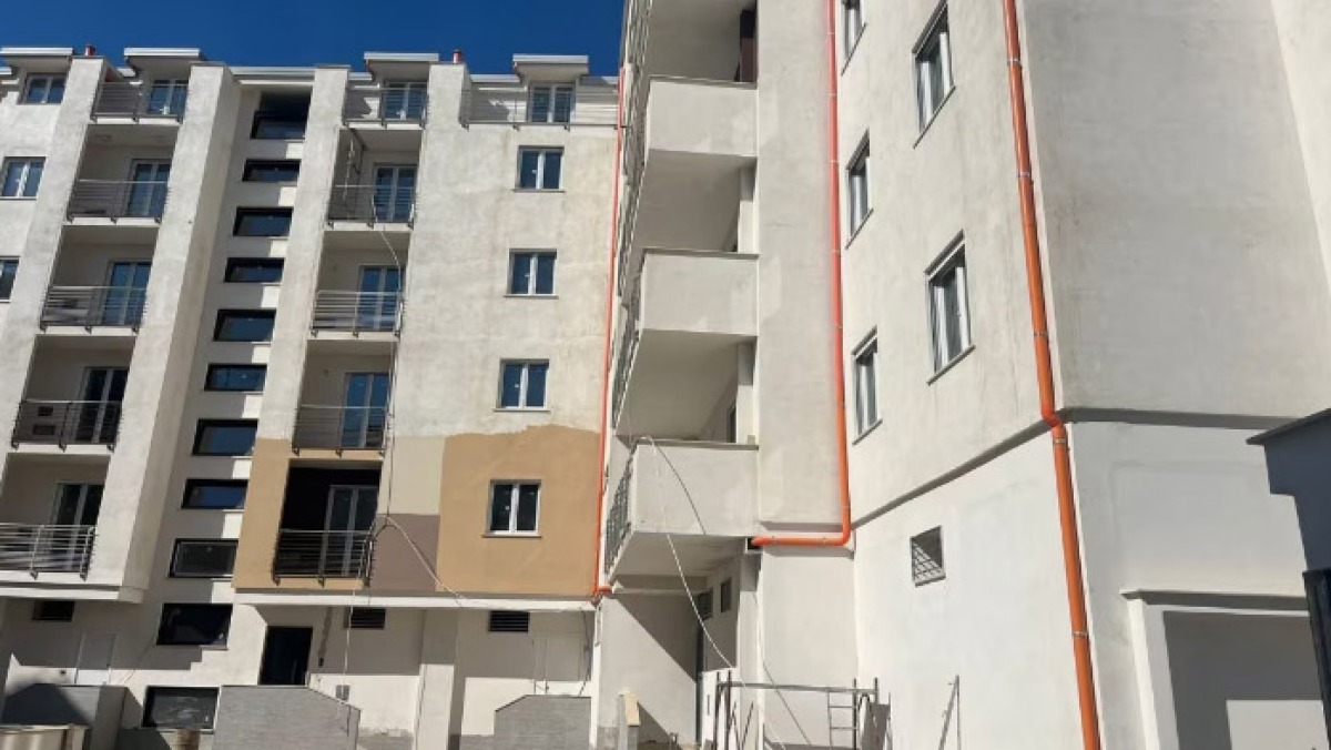 Palazzo costriuto dove non si poteva: 25 case e 5 negozi sequestrati - 