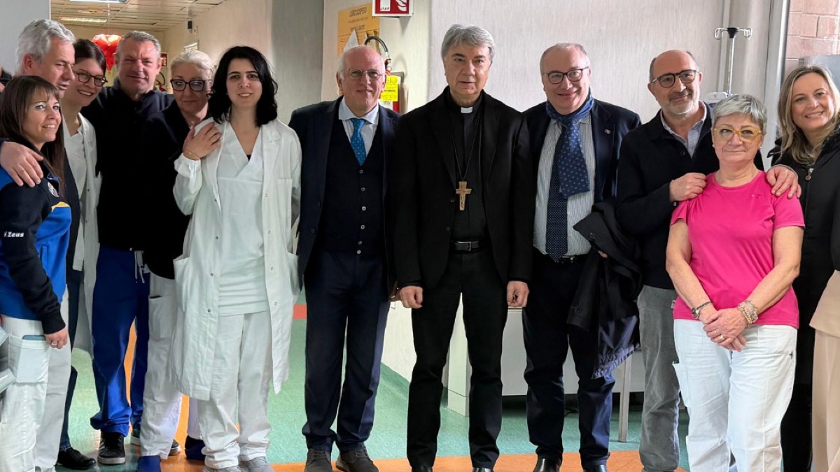 Il Cardinale Battaglia in visita al Pascale incontro il Prof Ascierto - 
