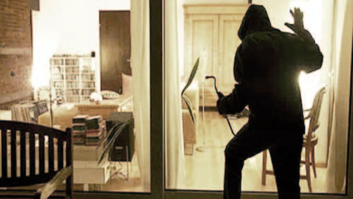 Ladri catturati all'interno di un palazzo - 