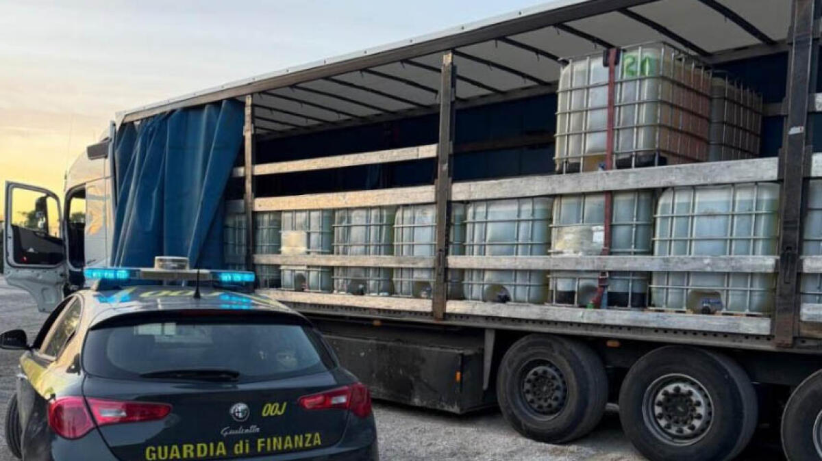 Il gasolio costa troppo e parte il contrabbando: sequestro dei finanzieri di Nola - 