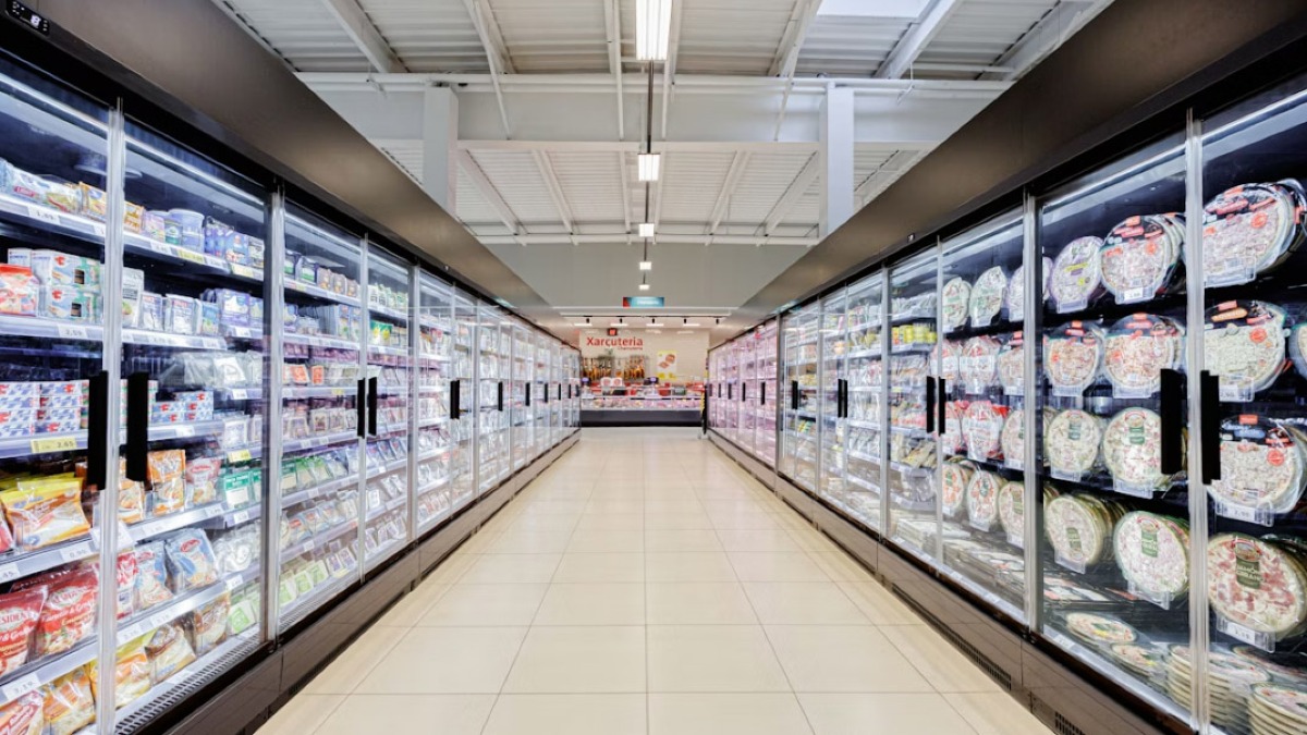 Raid nell'azienda di pescheria, il bottino è importante