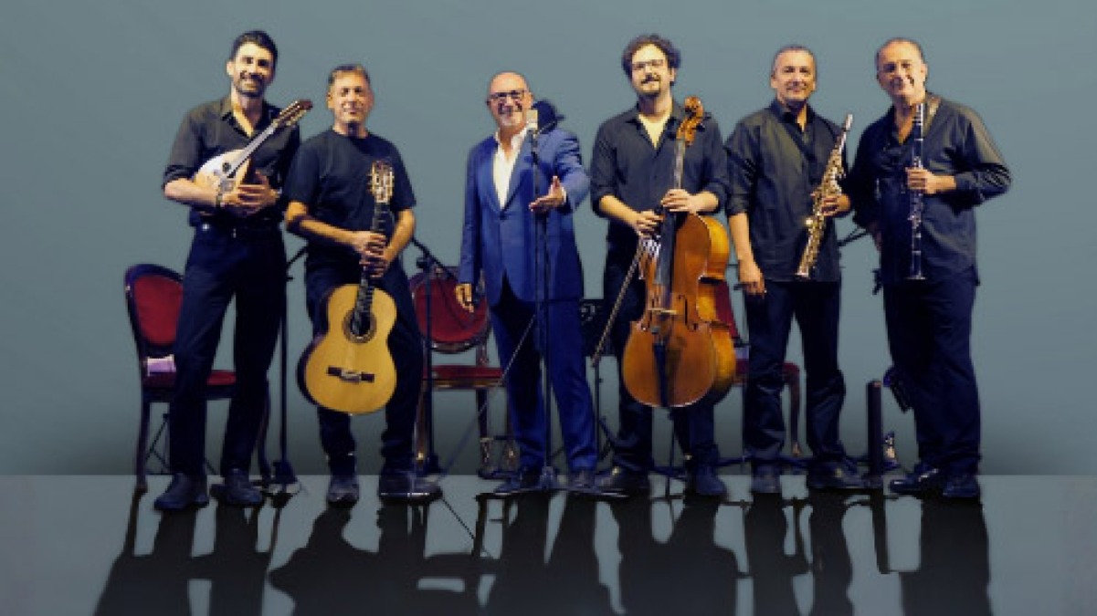 La canzone classica napoletana trionfa a Santa Maria La Nova. Sold-out e Standing Ovation per Pisapia & Gruppo Smeraldo - 