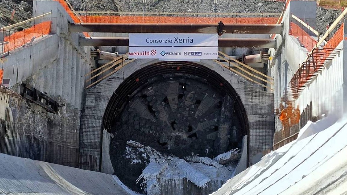 Nuova linea Tav in Campania, galleria completata - 