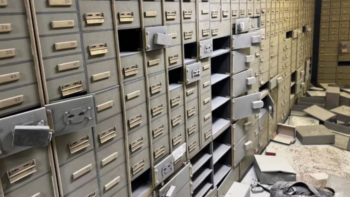 Le vittime della rapina in banca: "In quelle cassette ricordi e sacrifici di una vita" - 