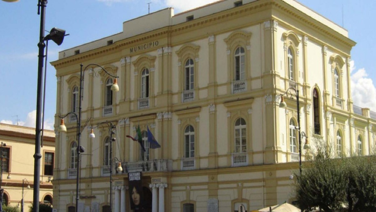 Pompei, figlio del consigliere non supera la prova al concorso: il padre picchia il segretario comunale - 