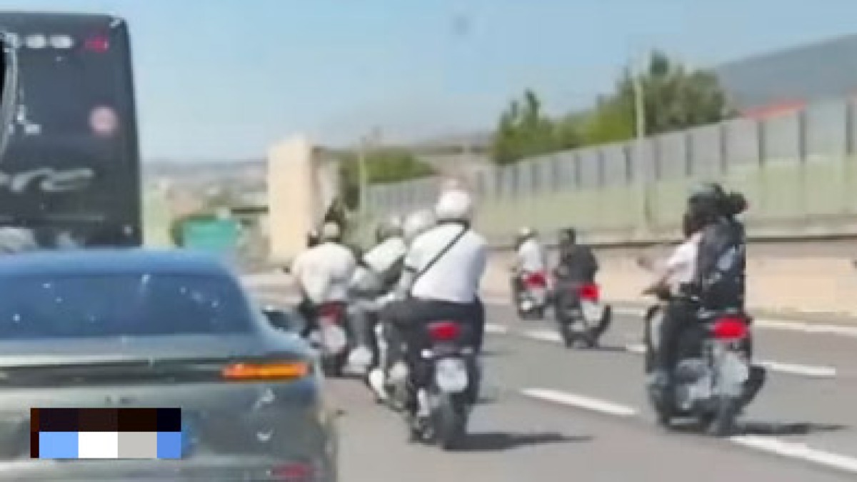 Ultras sull'A3 assaltano il bus della squadra di calcio - 