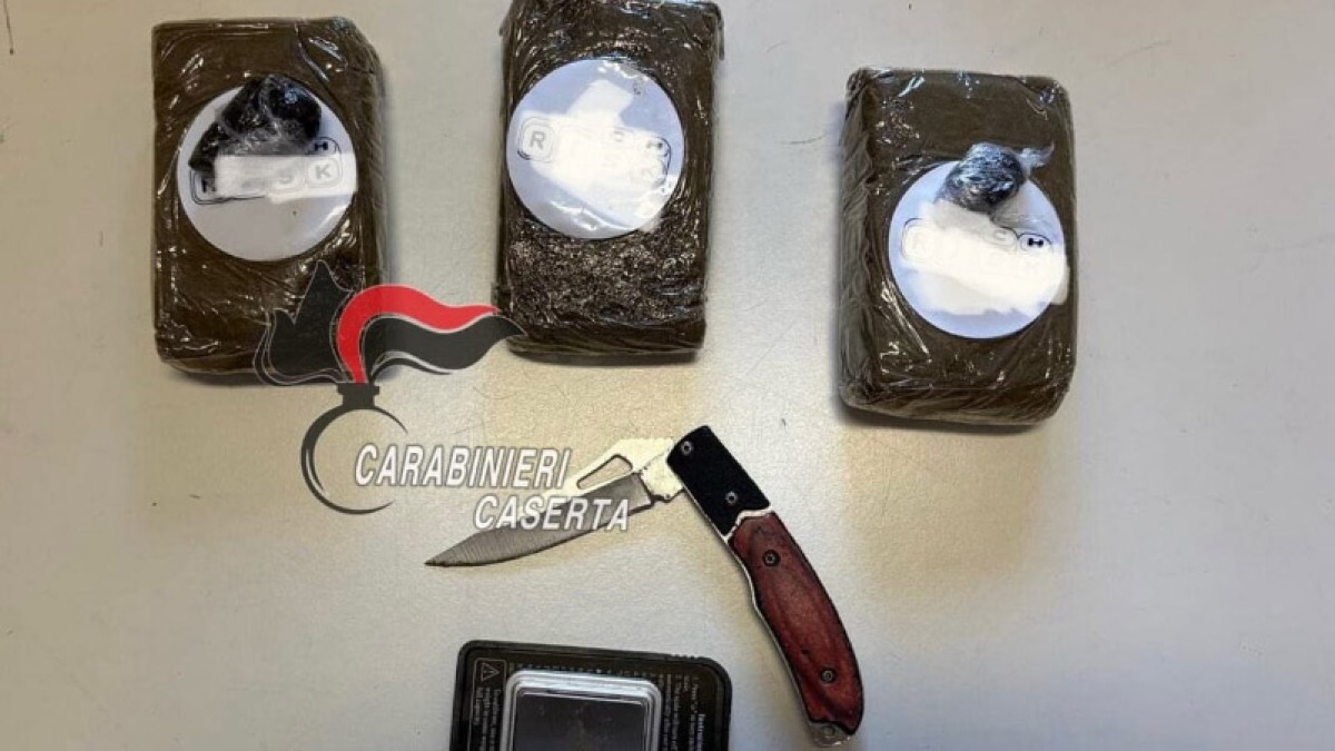 Nasconde la droga nel cuscino della casa di riposo - 