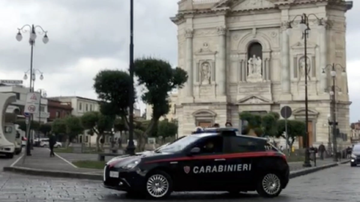 Lite per l'eredità a San Giuseppe Vesuviano, picchia la mamma e la sorella - 