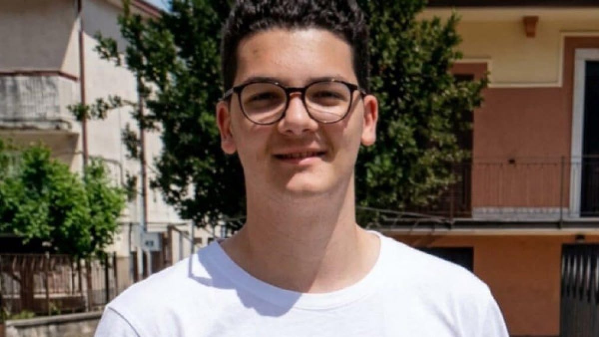 Dimentica di inserire il freno a mano, Guido muore a 18 anni - 