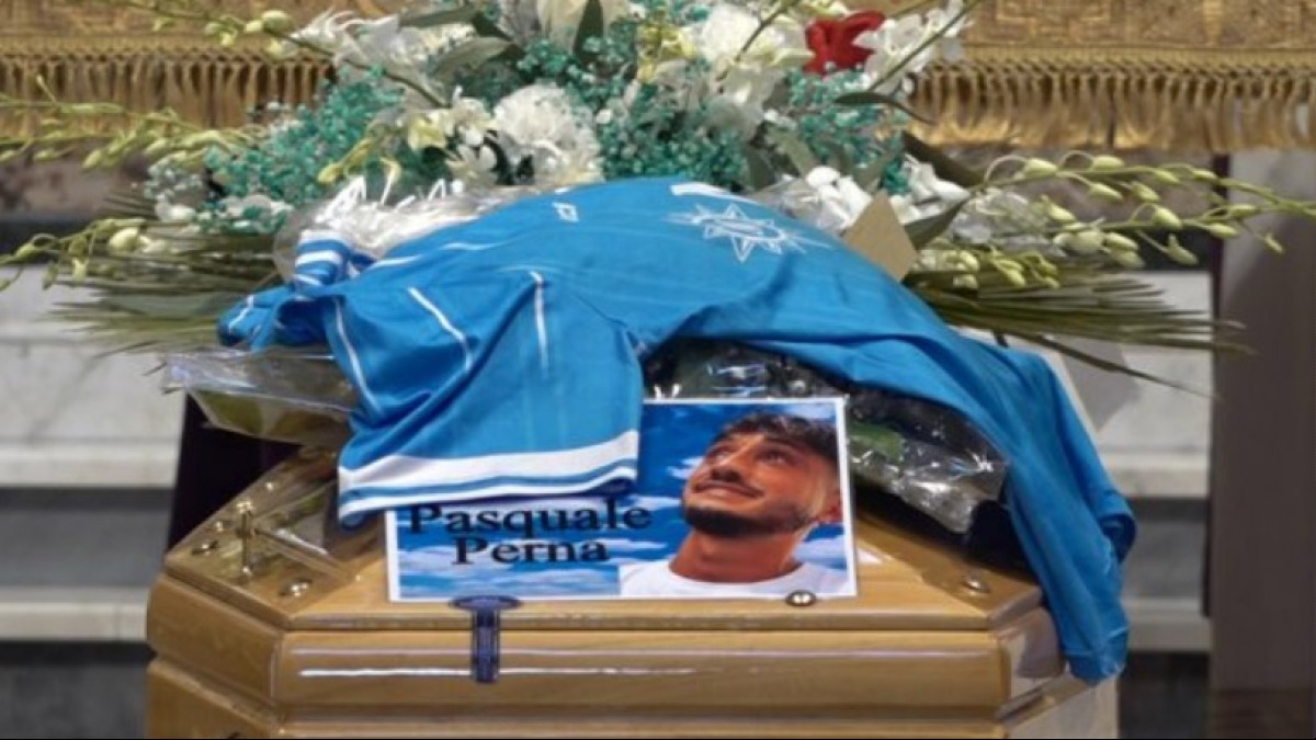 Morto sul lavoro, l'ultimo saluto all'operaio Tiktoker di Cercola - 