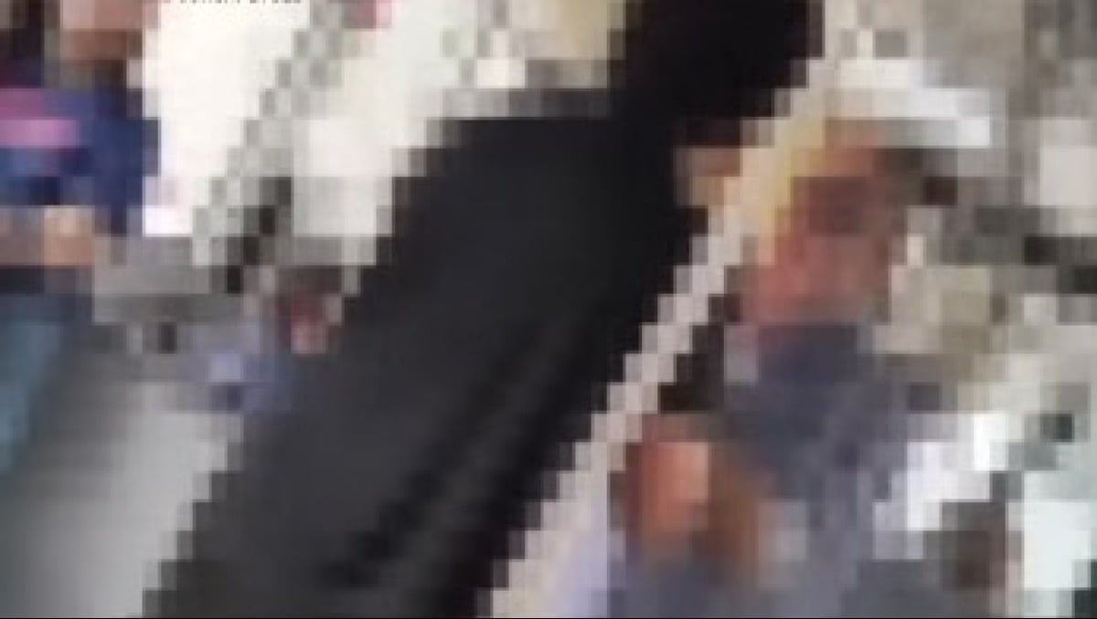 Autista del bus schiaffeggia un ragazzo - 