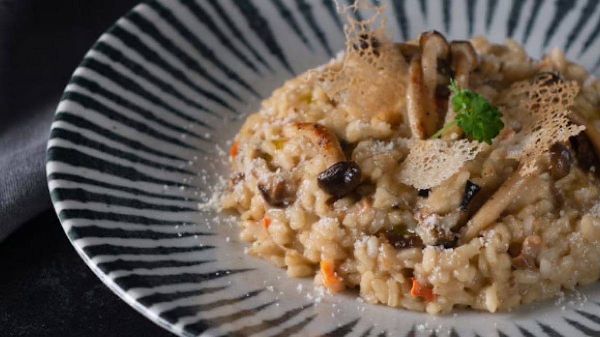 Mangia risotto con i funghi al ristorante e muore - 