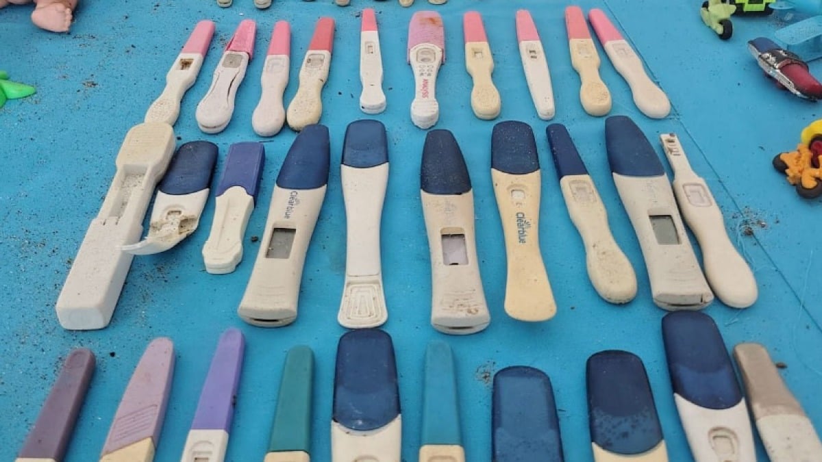 Recuperati in mare decine di test di gravidanza usati - 
