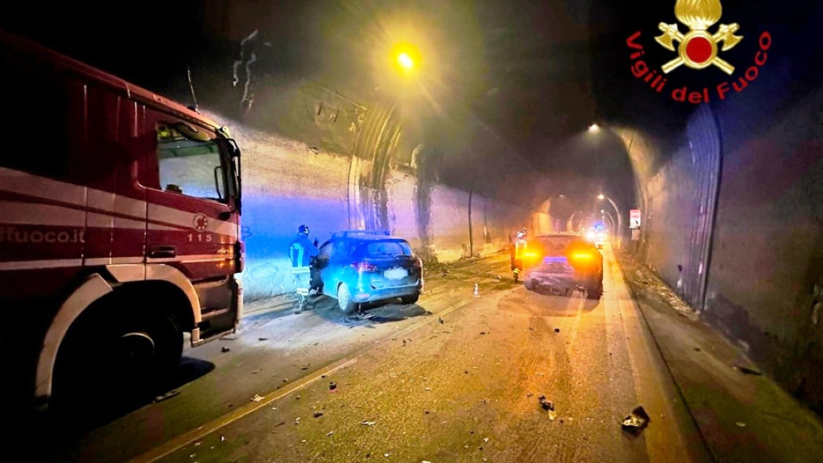 Incidente in galleria, auto a Gpl rischia di esplodere - 