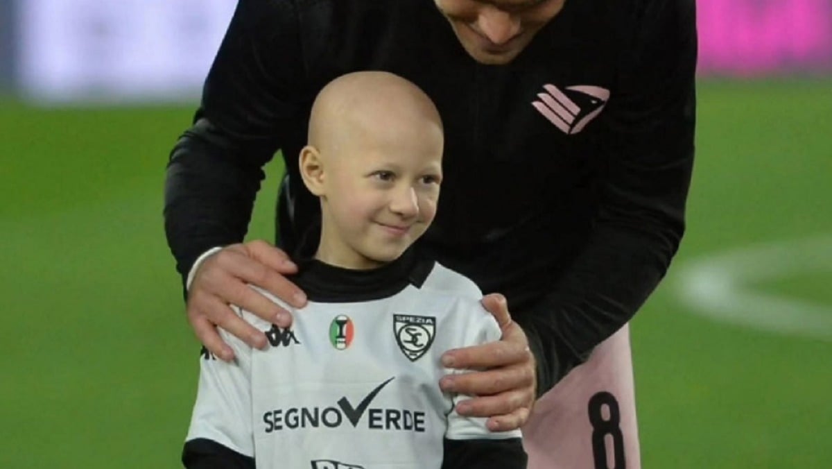 Addio alla piccola Alessia, camera ardente allo stadio - 