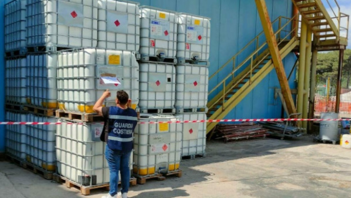 Inquinamento del Sarno, sigilli ad area di cantiere con scarichi industriali - 