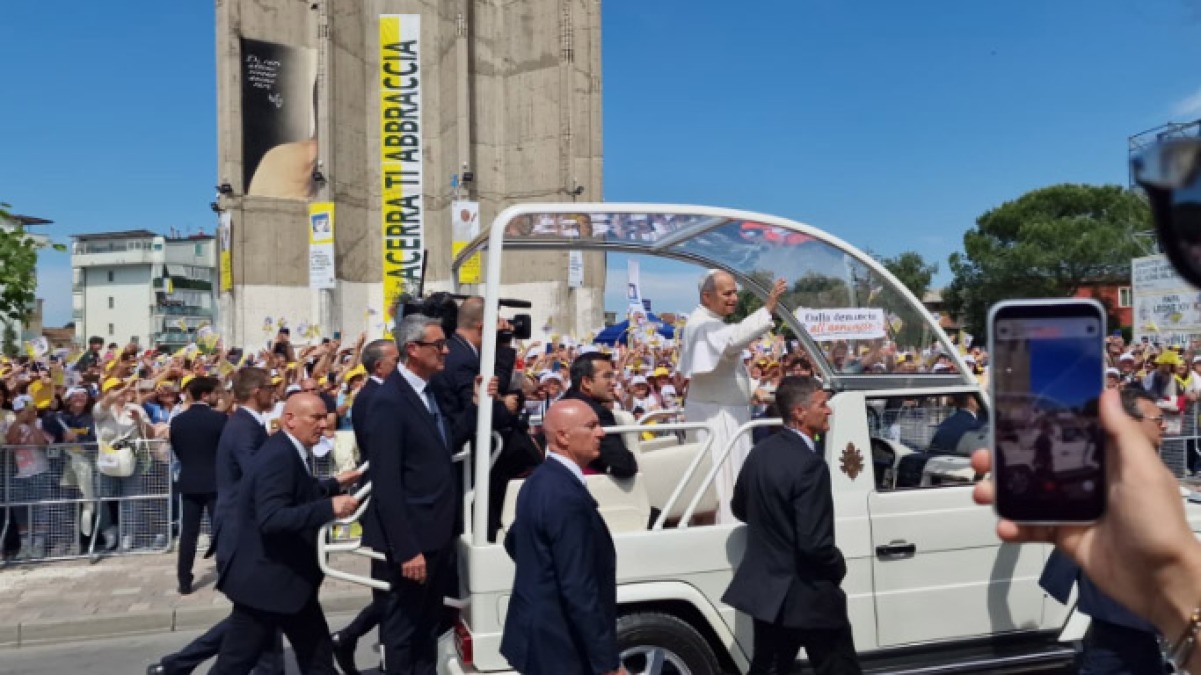 Il Papa saluta la Terra dei Fuochi: "Scegliamo la giustizia" - 