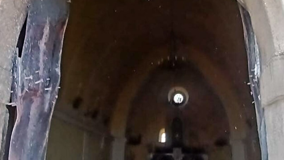 Rubati corona e spada dal Santuario di San Michele - 