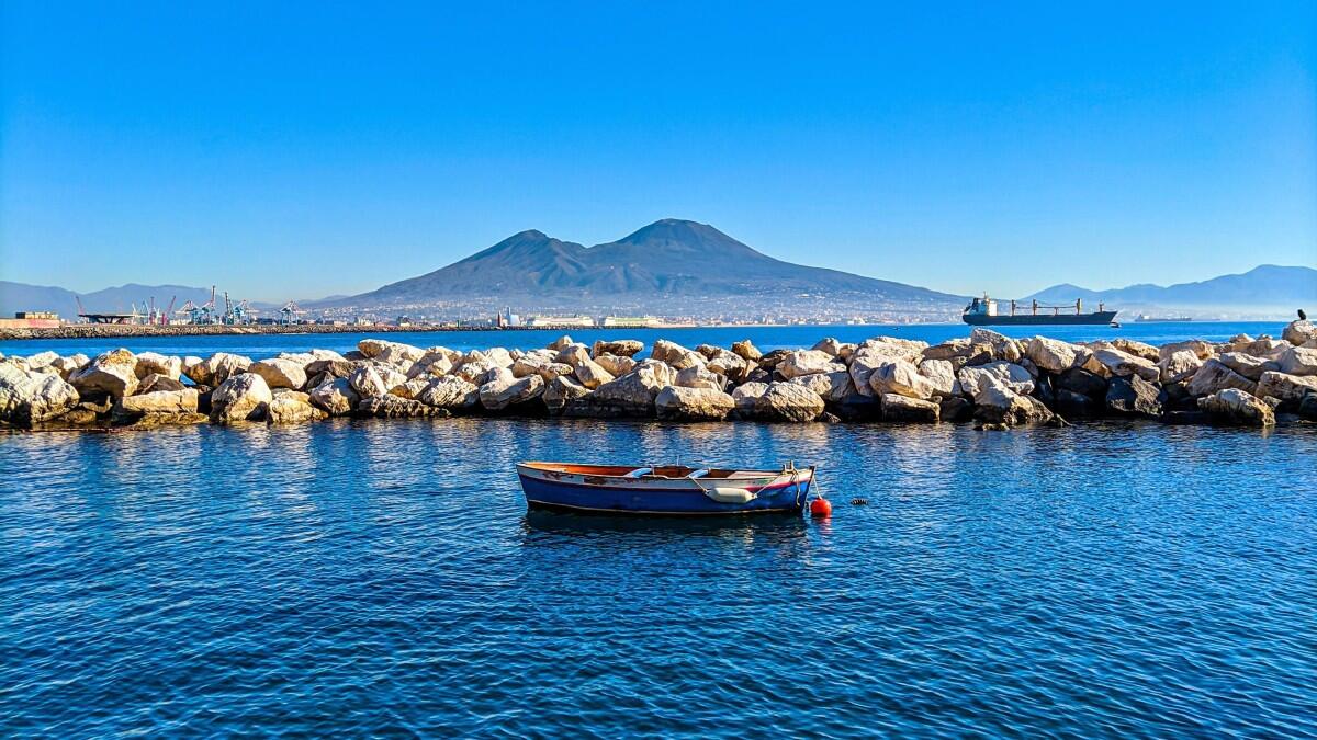 Mare, nuovi divieti di balneazione a Napoli - 