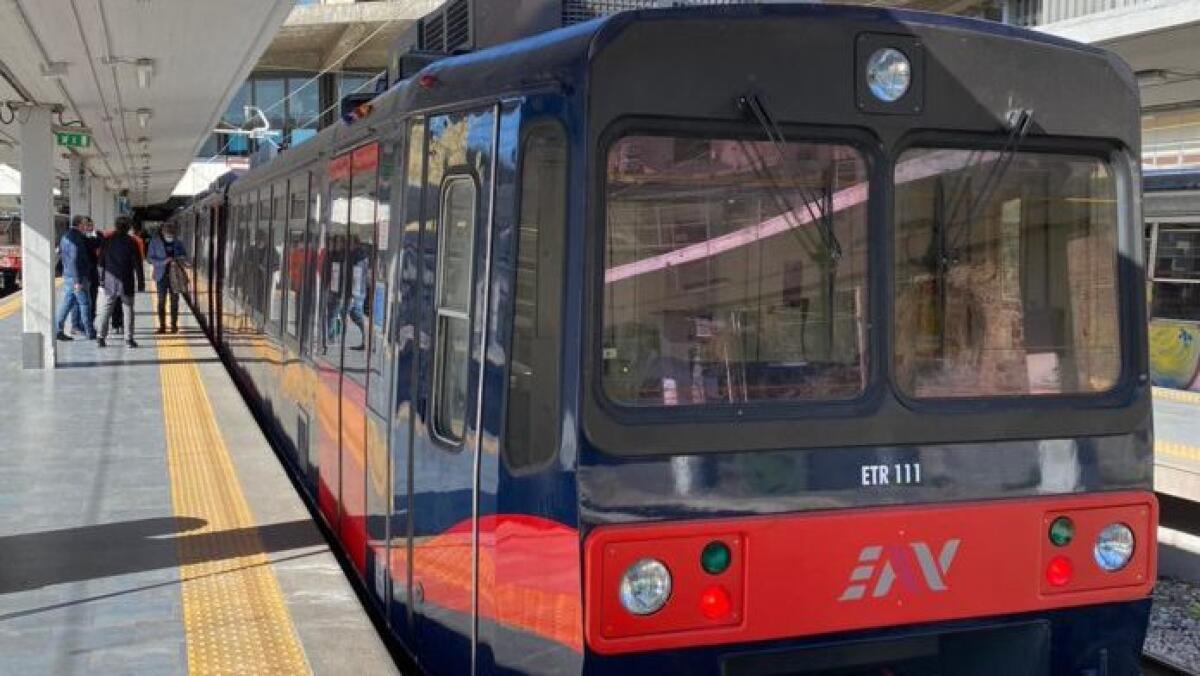 Papa a Pompei, primo treno Circumvesuviana alle 3.50 - 