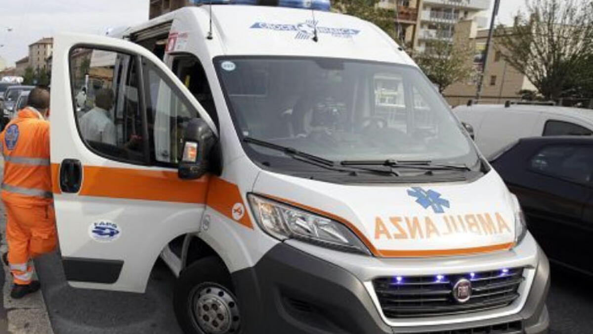 Strangola la compagna, poi le distrugge la casa - 