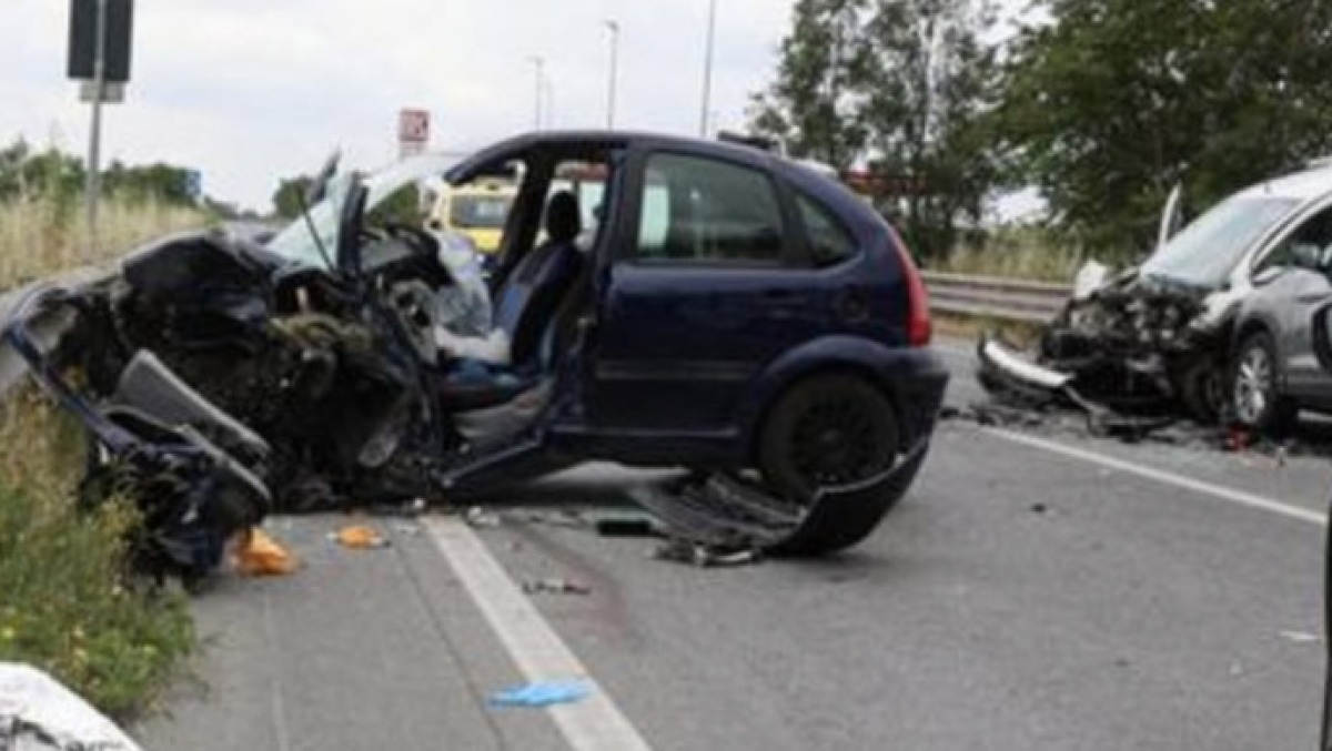 Frontale sulla variante, muore 40enne - 