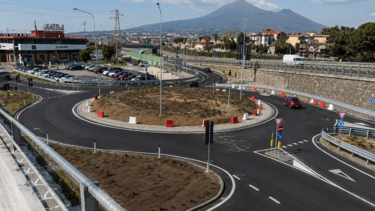 A Pompei nuova rotatoria allo svincolo dell'A3 - 