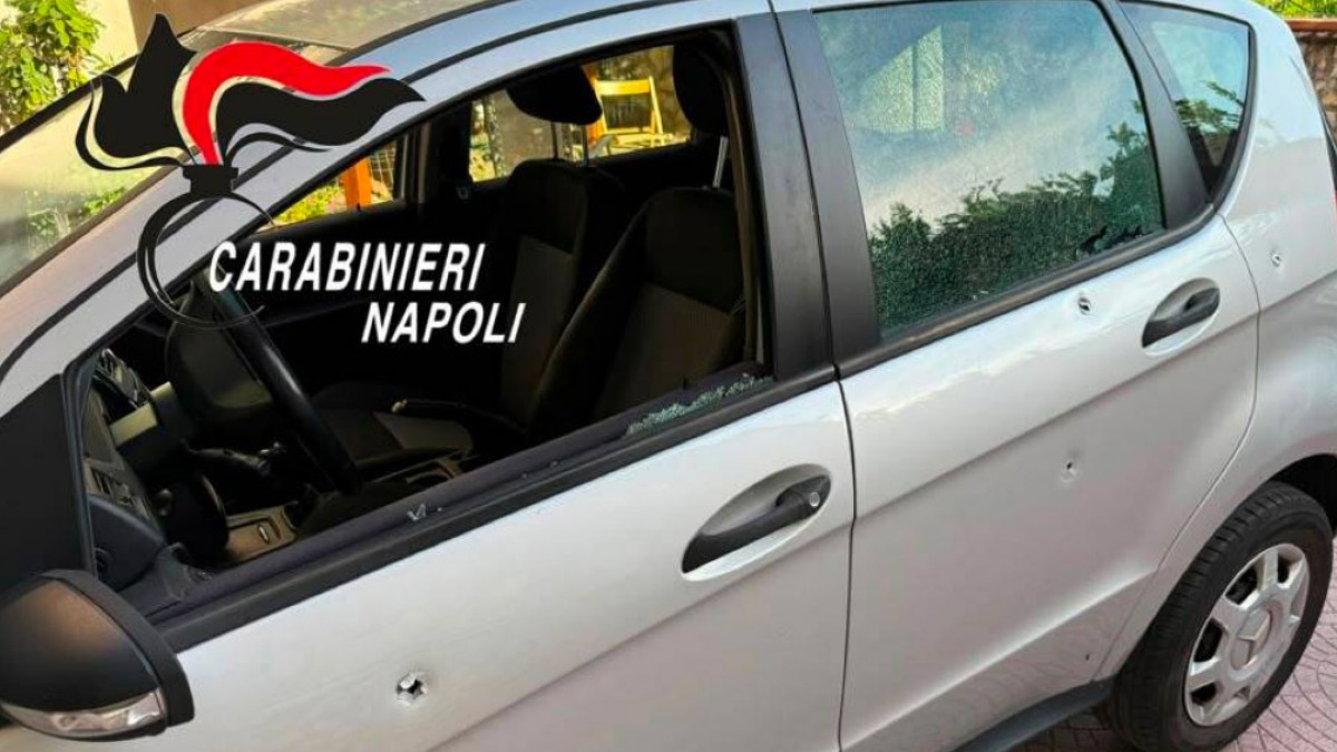 Spara al fratelli durante una lite poi si barrica in casa con la mamma - 