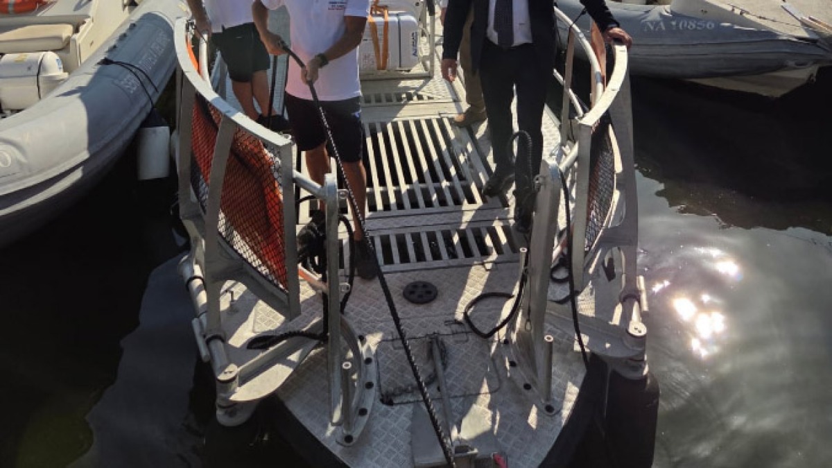 Pronto lo spazzamare per ripulire il Golfo - 