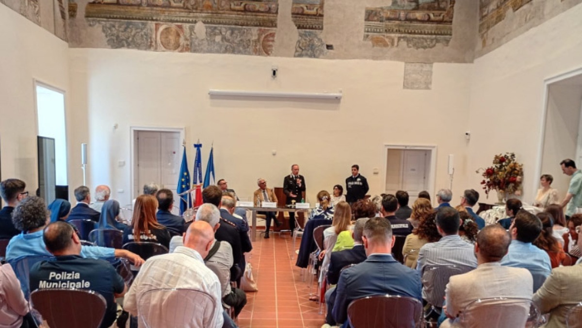 I carabinieri recuperano centinaia di beni archivistici e bibliografici sottratti - 