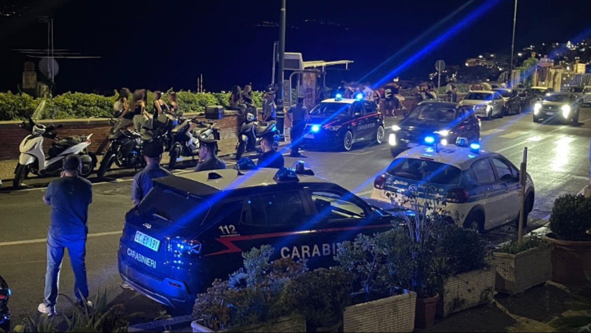 Parcheggio selvaggio, rimosse 7 auto - 