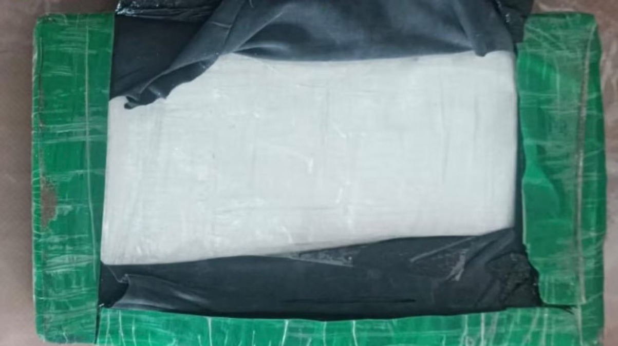 Sale sul traghetto con un chilo di droga - 