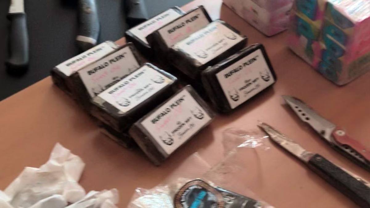 Scafati, donna arrestata con tre chili della droga di Telegram - 