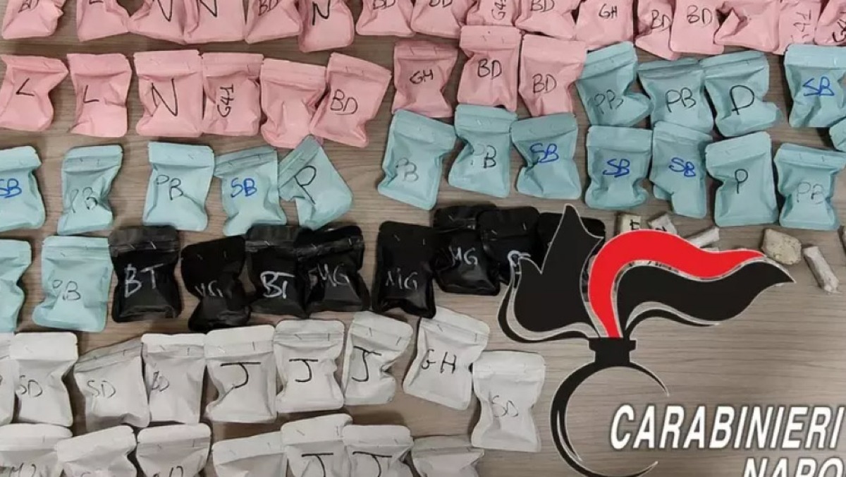 Coppia trovata con la droga, viaggiavano con il figlioletto in auto - 