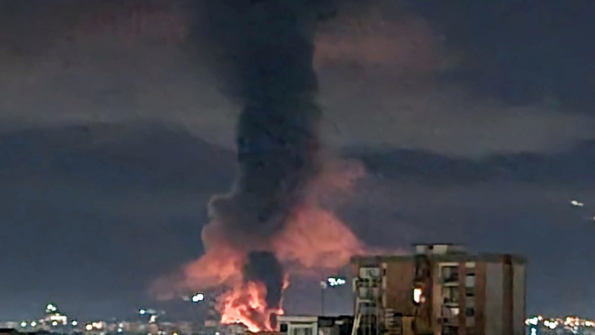Grosso incendio tra San Marzano e Pagani: fiamme e fumo altissimi - 