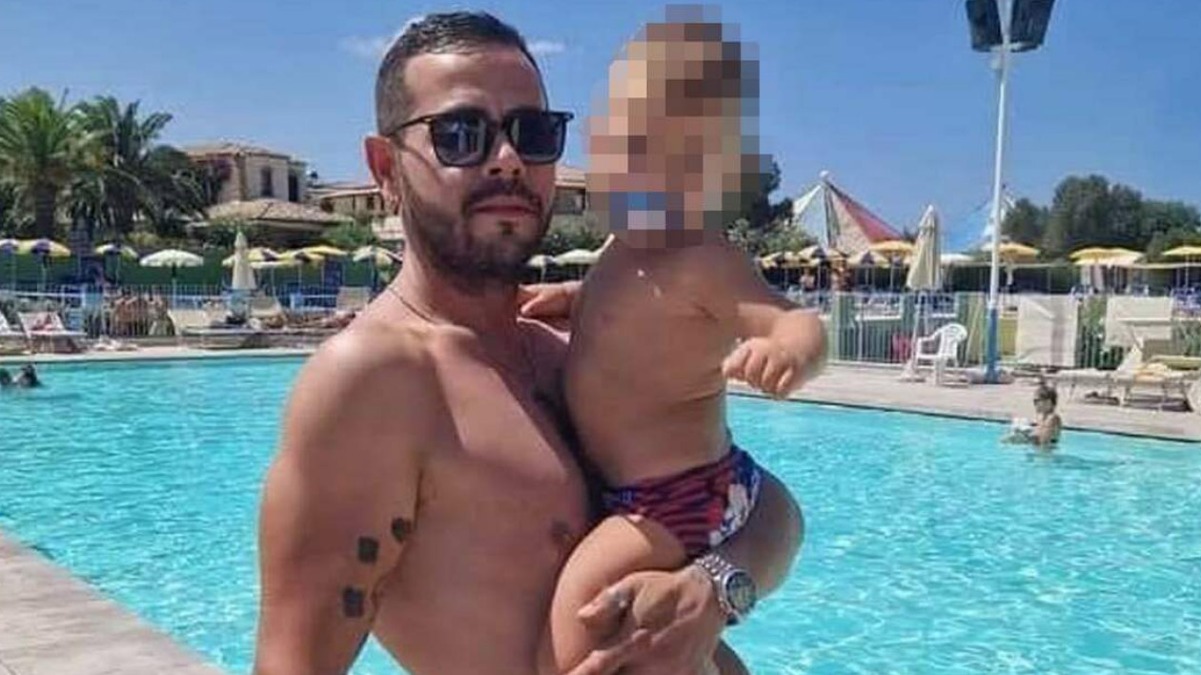 Papà muore nell'incendio della casa, salvi i figli - 