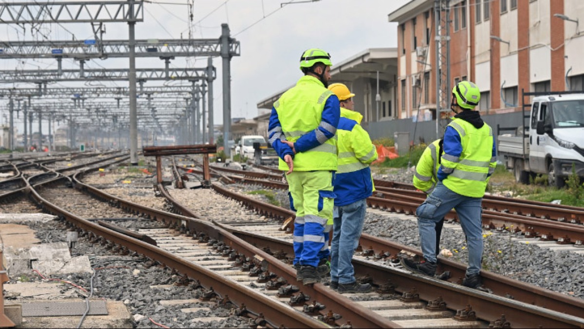 Conclusi i lavori della sede Eav, via ai nuovi treni - 