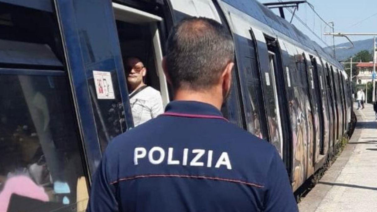 Polizia sulla Circumvesuviana, già fatti i primi viaggi "controllati" - 