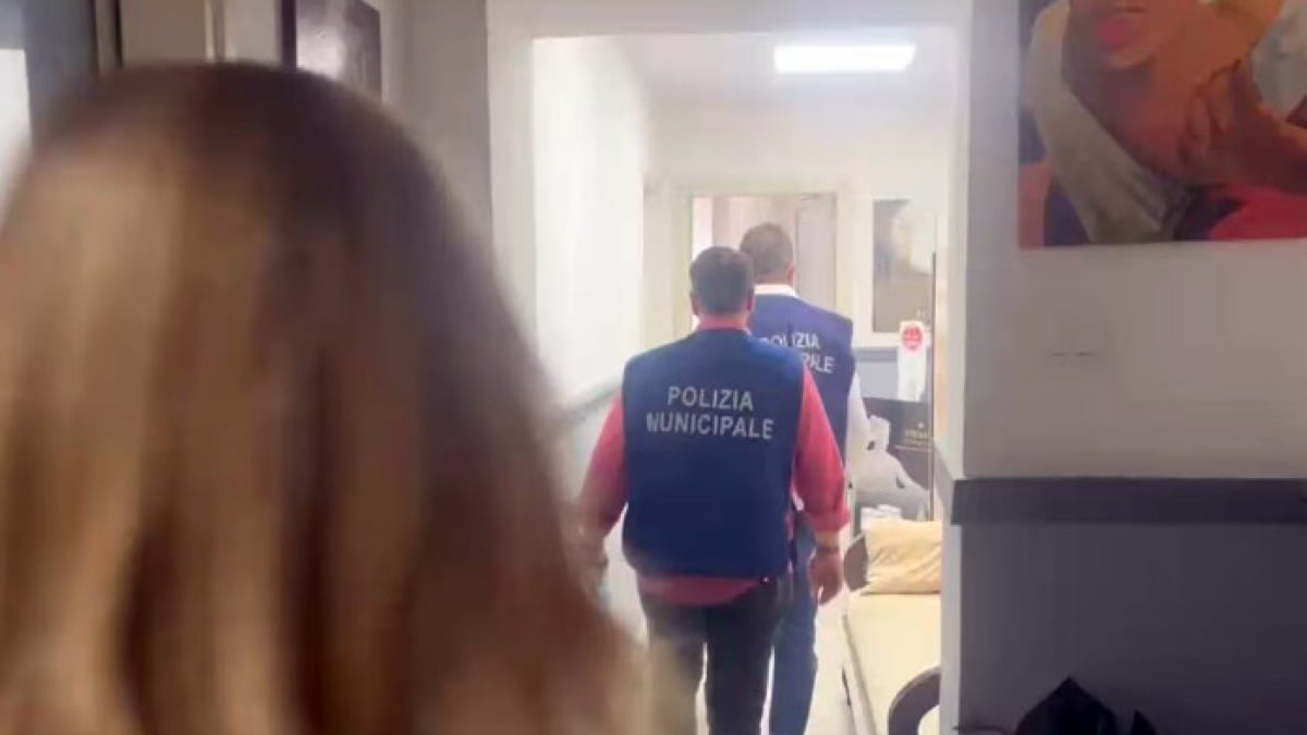 Sigilli ad un centro medico estetico abusivo - 